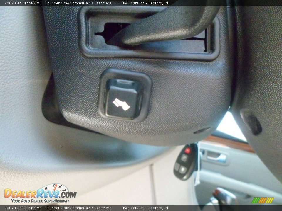 2007 Cadillac SRX V8 Thunder Gray ChromaFlair / Cashmere Photo #28