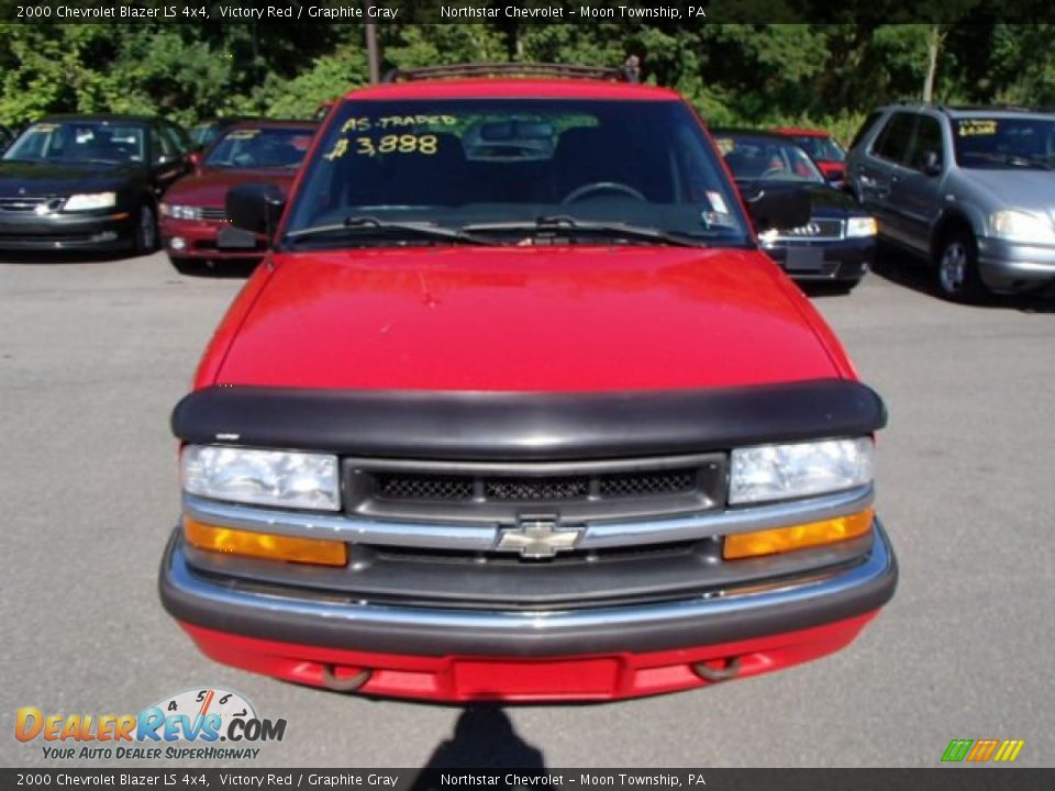 2000 Chevrolet Blazer LS 4x4 Victory Red / Graphite Gray Photo #2