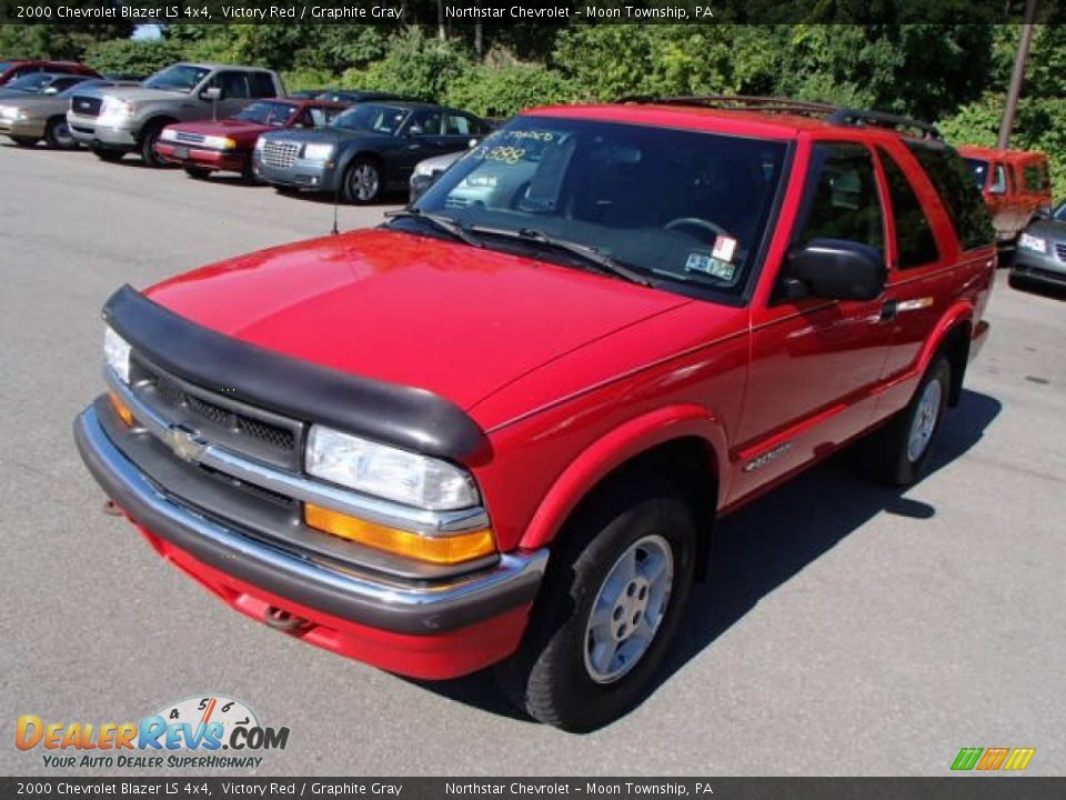 2000 Chevrolet Blazer LS 4x4 Victory Red / Graphite Gray Photo #3