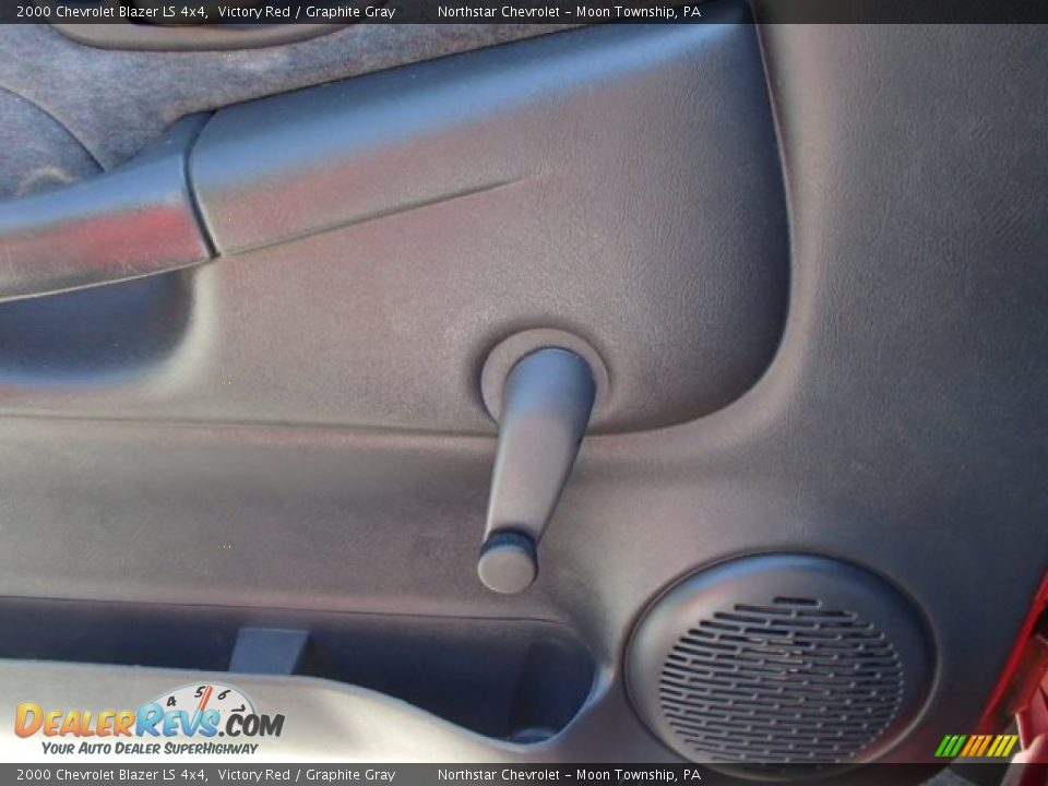 2000 Chevrolet Blazer LS 4x4 Victory Red / Graphite Gray Photo #13