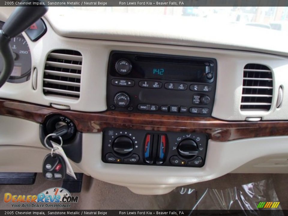 2005 Chevrolet Impala Sandstone Metallic / Neutral Beige Photo #15