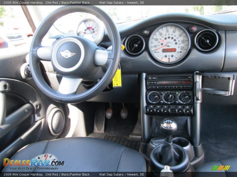 2006 Mini Cooper Hardtop Chili Red / Black/Panther Black Photo #17
