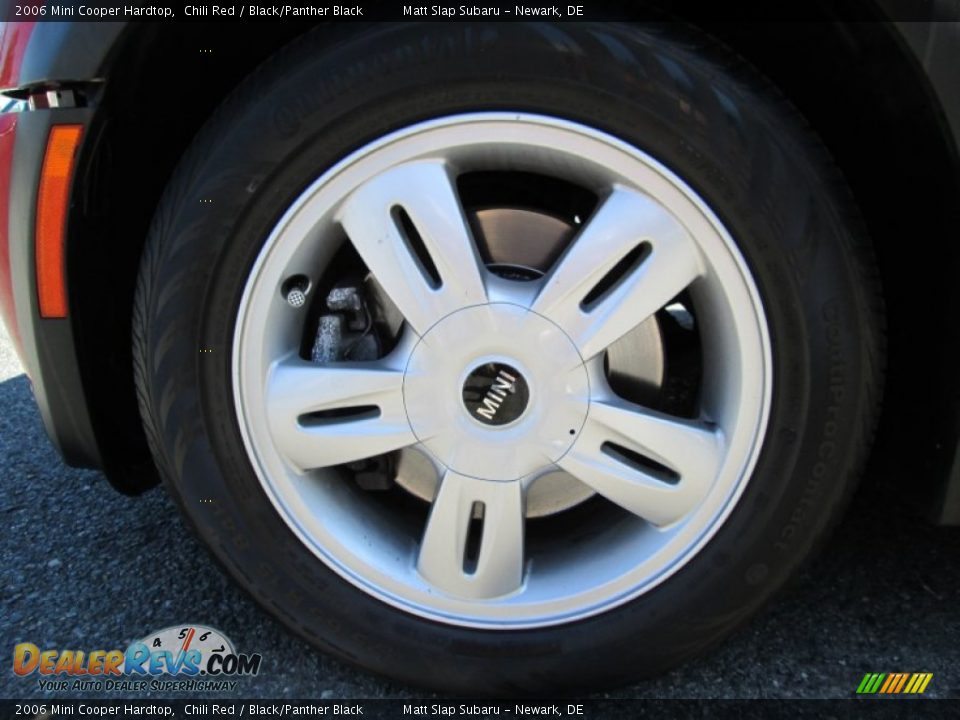 2006 Mini Cooper Hardtop Chili Red / Black/Panther Black Photo #18