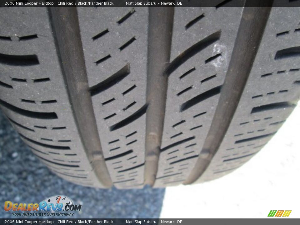 2006 Mini Cooper Hardtop Chili Red / Black/Panther Black Photo #19