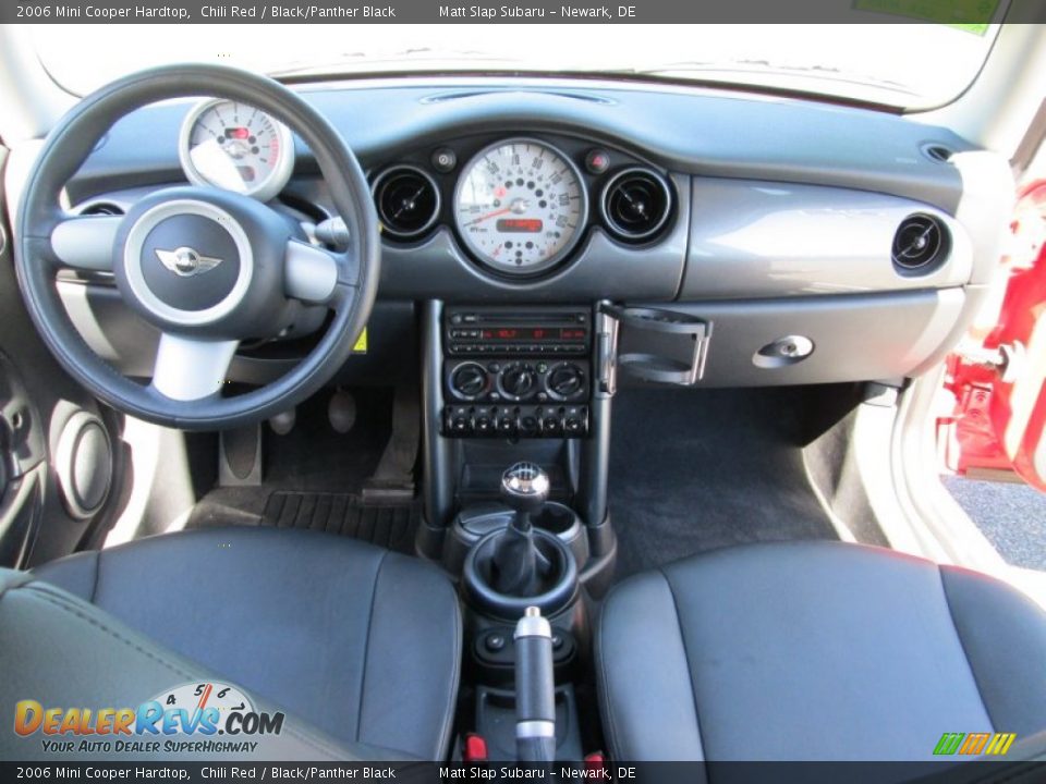 2006 Mini Cooper Hardtop Chili Red / Black/Panther Black Photo #20
