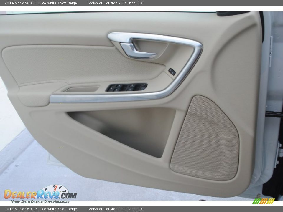 Door Panel of 2014 Volvo S60 T5 Photo #12