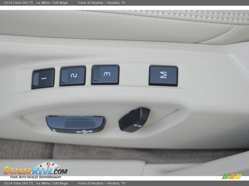 Controls of 2014 Volvo S60 T5 Photo #15