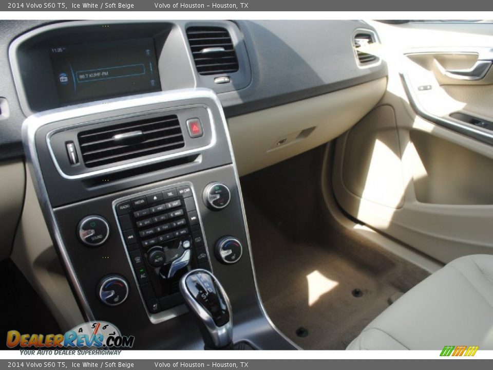 2014 Volvo S60 T5 Ice White / Soft Beige Photo #16