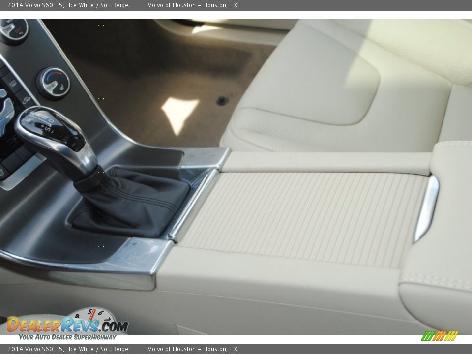 2014 Volvo S60 T5 Ice White / Soft Beige Photo #17