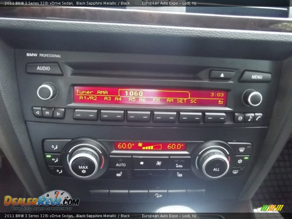 2011 BMW 3 Series 328i xDrive Sedan Black Sapphire Metallic / Black Photo #32