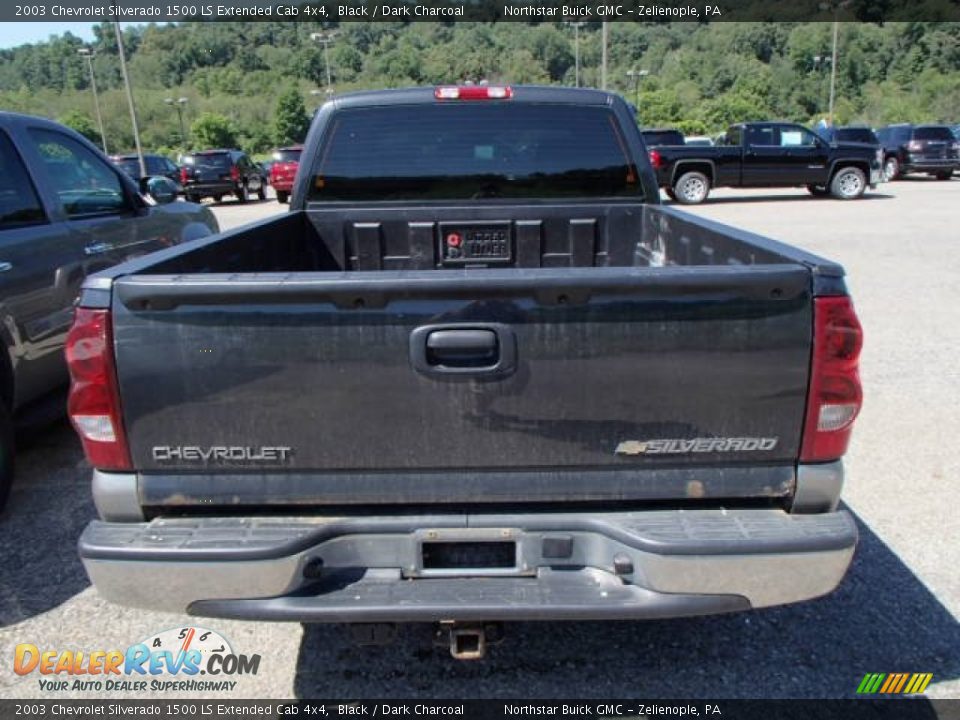 2003 Chevrolet Silverado 1500 LS Extended Cab 4x4 Black / Dark Charcoal Photo #5