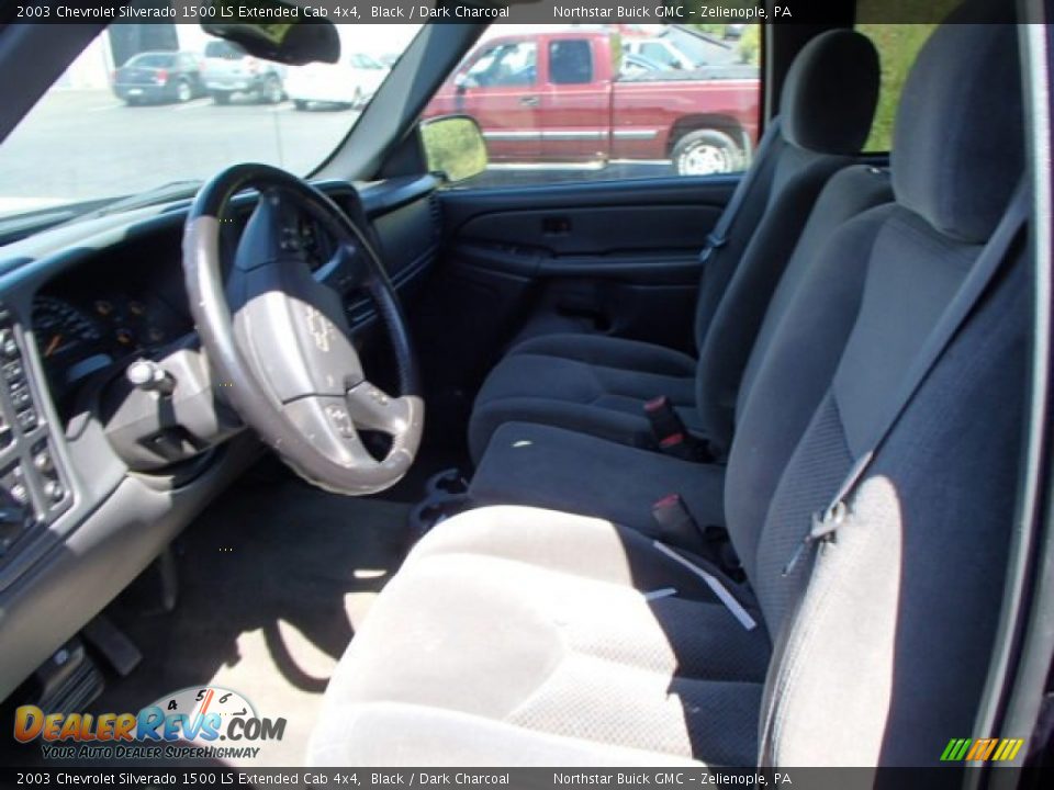 2003 Chevrolet Silverado 1500 LS Extended Cab 4x4 Black / Dark Charcoal Photo #8