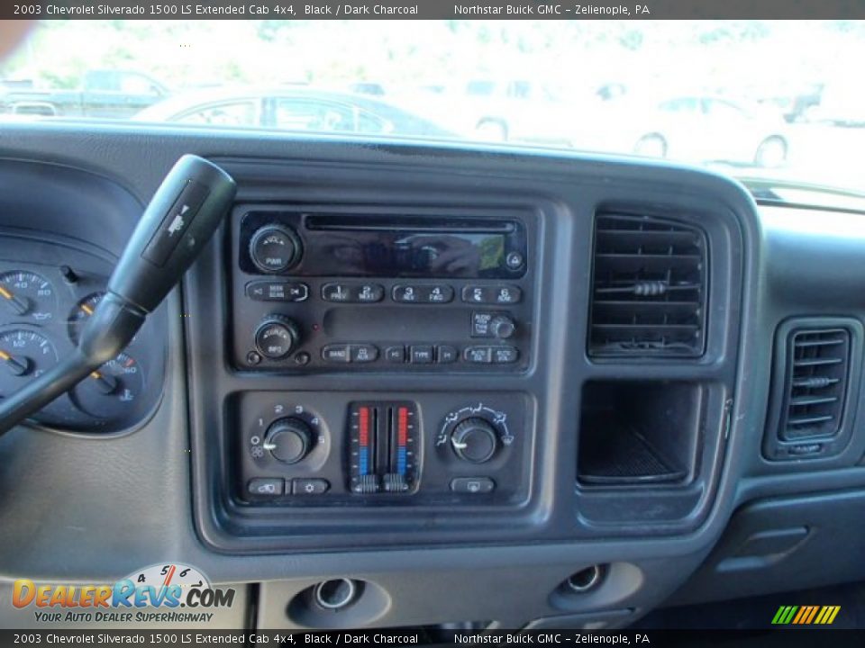 2003 Chevrolet Silverado 1500 LS Extended Cab 4x4 Black / Dark Charcoal Photo #11