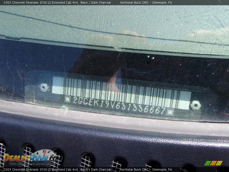 2003 Chevrolet Silverado 1500 LS Extended Cab 4x4 Black / Dark Charcoal Photo #15