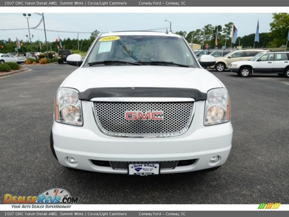 2007 GMC Yukon Denali AWD Summit White / Cocoa/Light Cashmere Photo #2