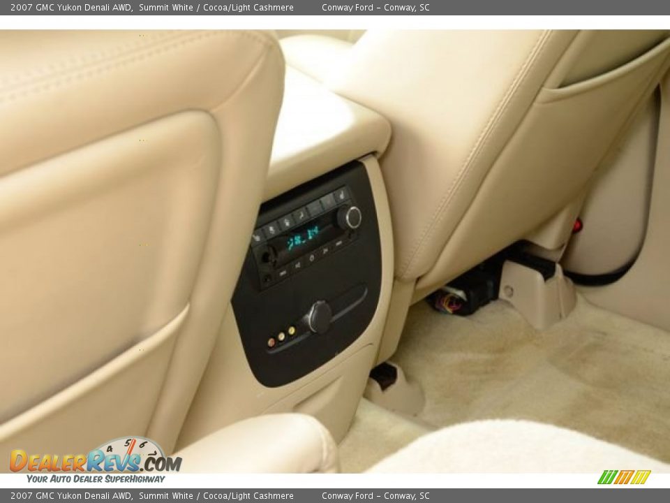 2007 GMC Yukon Denali AWD Summit White / Cocoa/Light Cashmere Photo #14