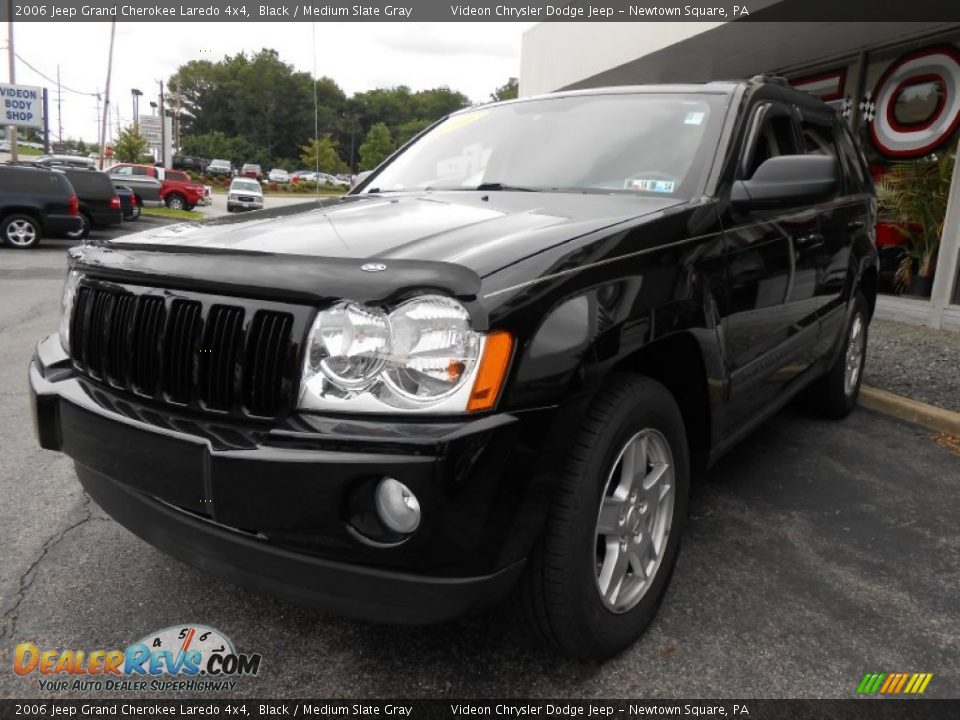2006 Jeep Grand Cherokee Laredo 4x4 Black / Medium Slate Gray Photo #3