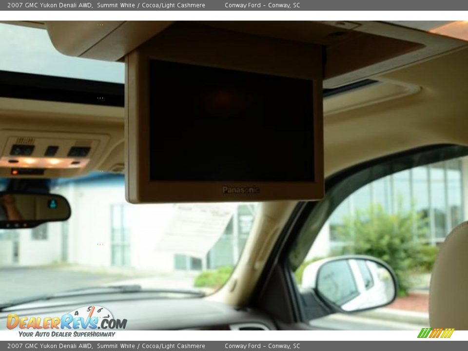 2007 GMC Yukon Denali AWD Summit White / Cocoa/Light Cashmere Photo #17