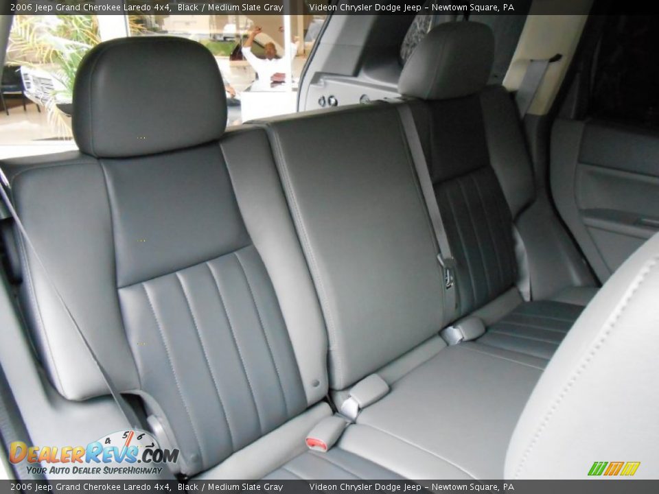 2006 Jeep Grand Cherokee Laredo 4x4 Black / Medium Slate Gray Photo #10