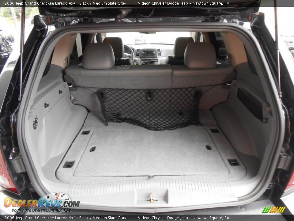 2006 Jeep Grand Cherokee Laredo 4x4 Black / Medium Slate Gray Photo #11