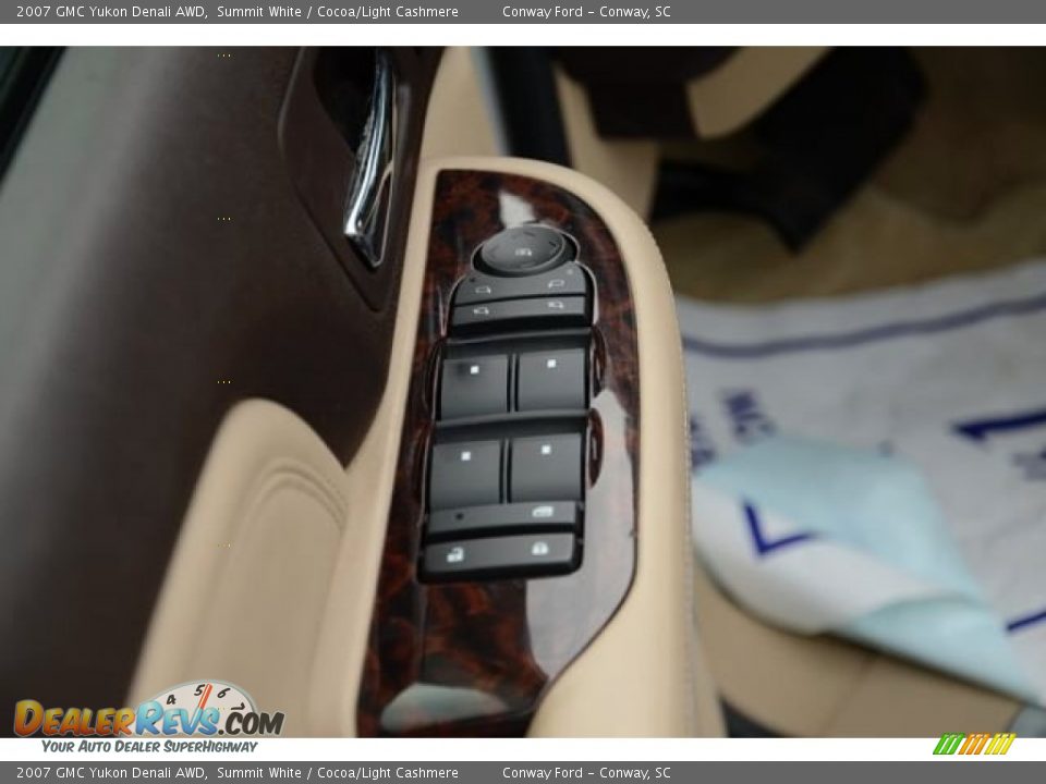 2007 GMC Yukon Denali AWD Summit White / Cocoa/Light Cashmere Photo #26
