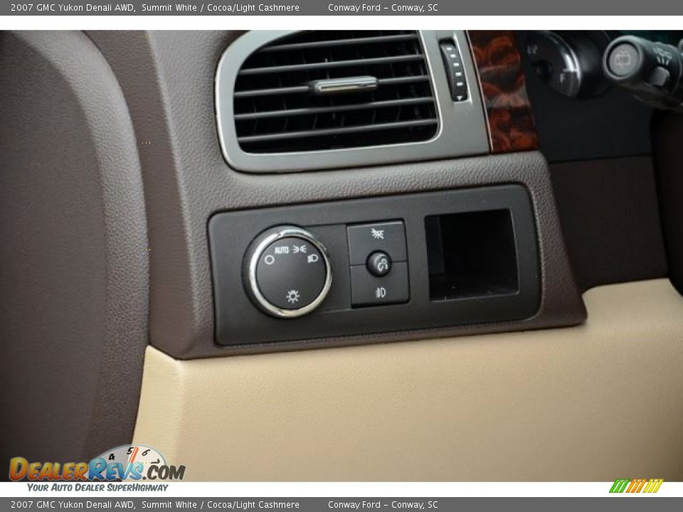 2007 GMC Yukon Denali AWD Summit White / Cocoa/Light Cashmere Photo #27