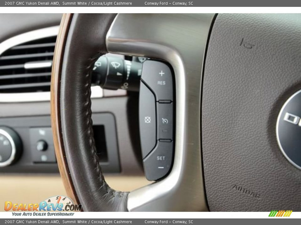 2007 GMC Yukon Denali AWD Summit White / Cocoa/Light Cashmere Photo #29