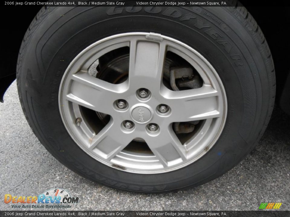 2006 Jeep Grand Cherokee Laredo 4x4 Black / Medium Slate Gray Photo #16