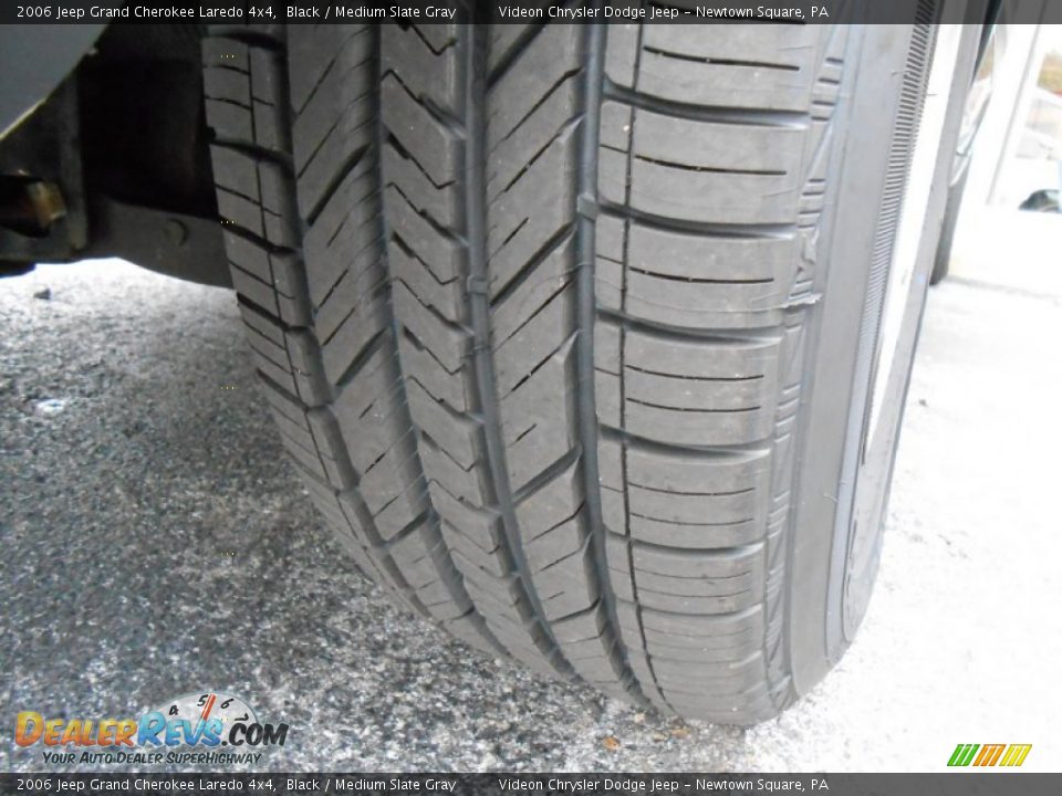 2006 Jeep Grand Cherokee Laredo 4x4 Black / Medium Slate Gray Photo #17