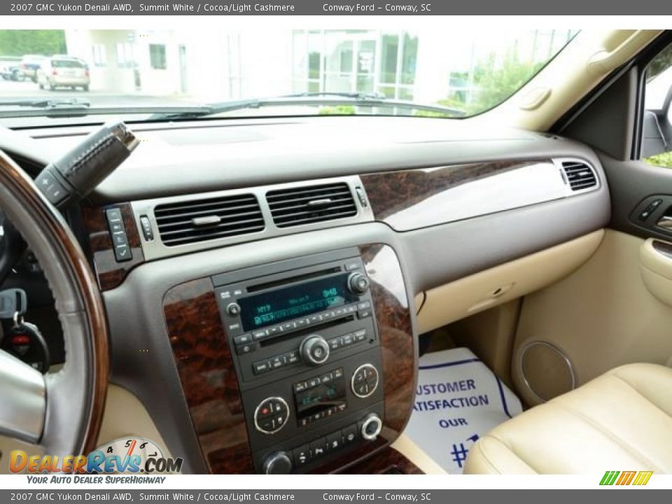2007 GMC Yukon Denali AWD Summit White / Cocoa/Light Cashmere Photo #35