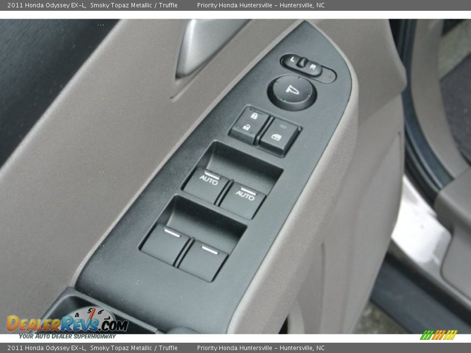 2011 Honda Odyssey EX-L Smoky Topaz Metallic / Truffle Photo #11