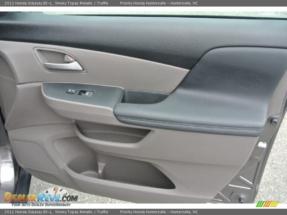 2011 Honda Odyssey EX-L Smoky Topaz Metallic / Truffle Photo #24