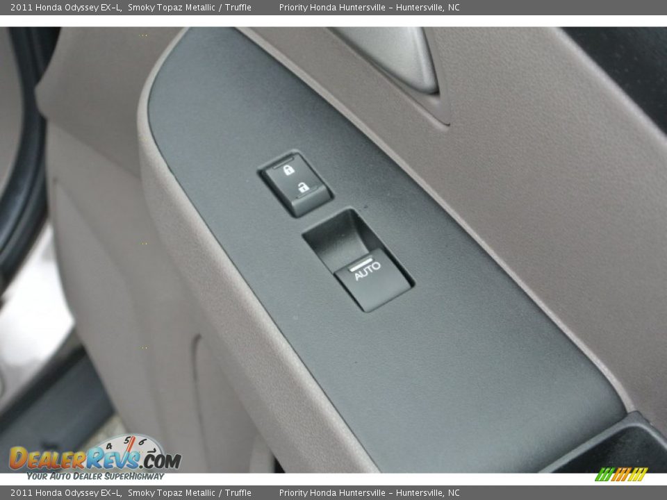 2011 Honda Odyssey EX-L Smoky Topaz Metallic / Truffle Photo #25