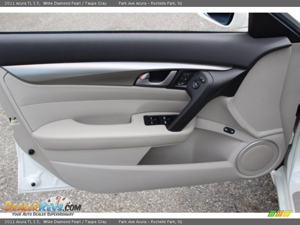 2011 Acura TL 3.5 White Diamond Pearl / Taupe Gray Photo #9