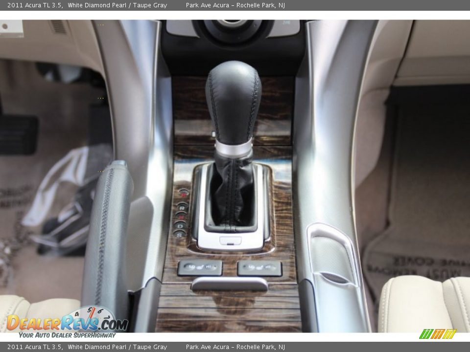 2011 Acura TL 3.5 White Diamond Pearl / Taupe Gray Photo #15