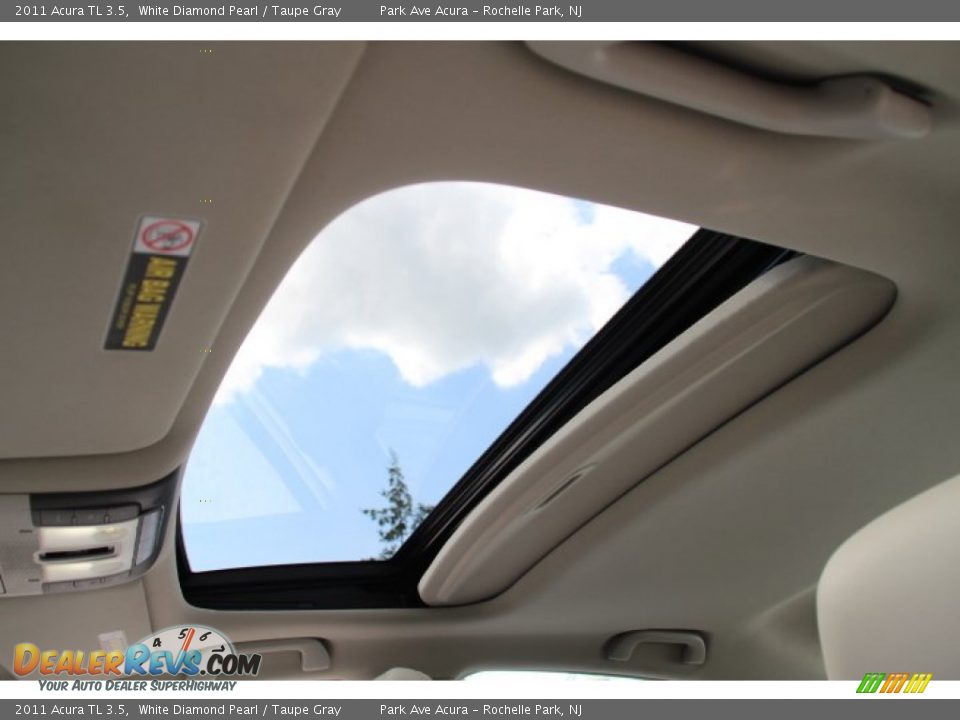 2011 Acura TL 3.5 White Diamond Pearl / Taupe Gray Photo #20