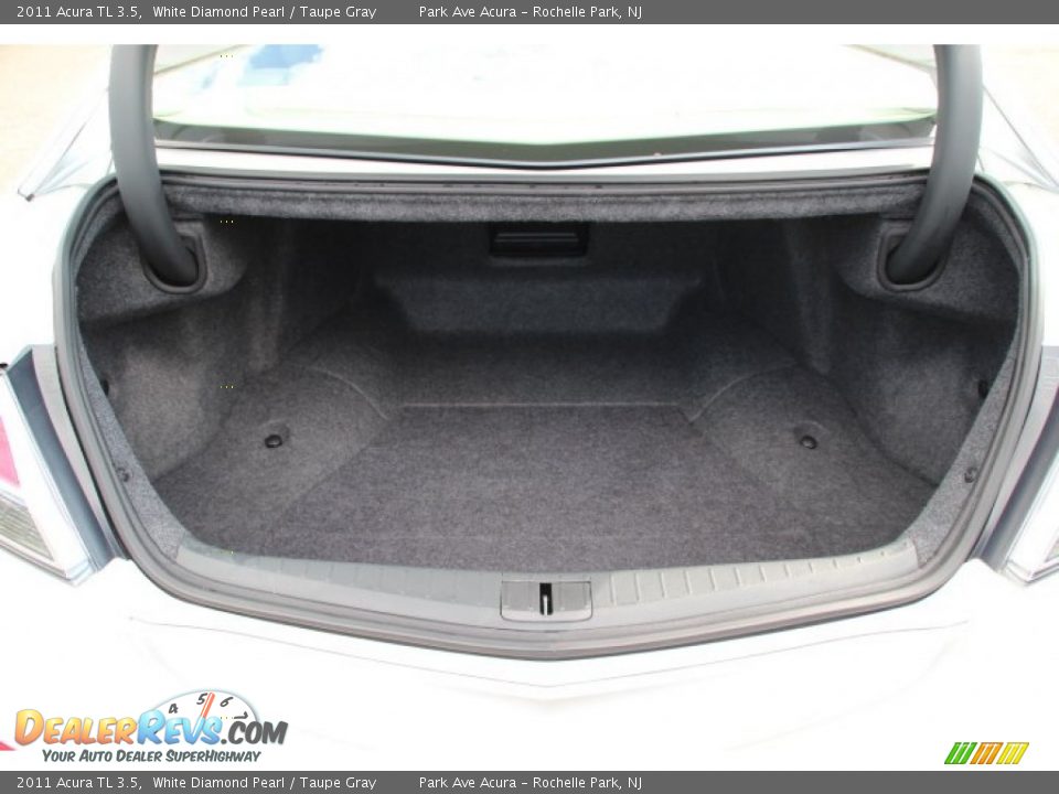2011 Acura TL 3.5 White Diamond Pearl / Taupe Gray Photo #21