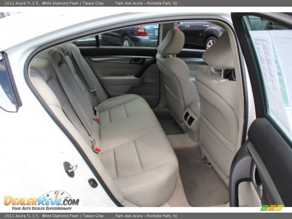 2011 Acura TL 3.5 White Diamond Pearl / Taupe Gray Photo #24