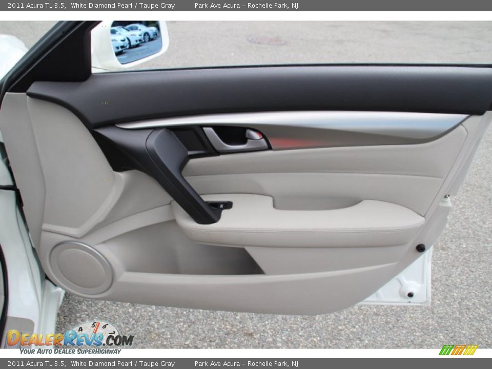 2011 Acura TL 3.5 White Diamond Pearl / Taupe Gray Photo #25
