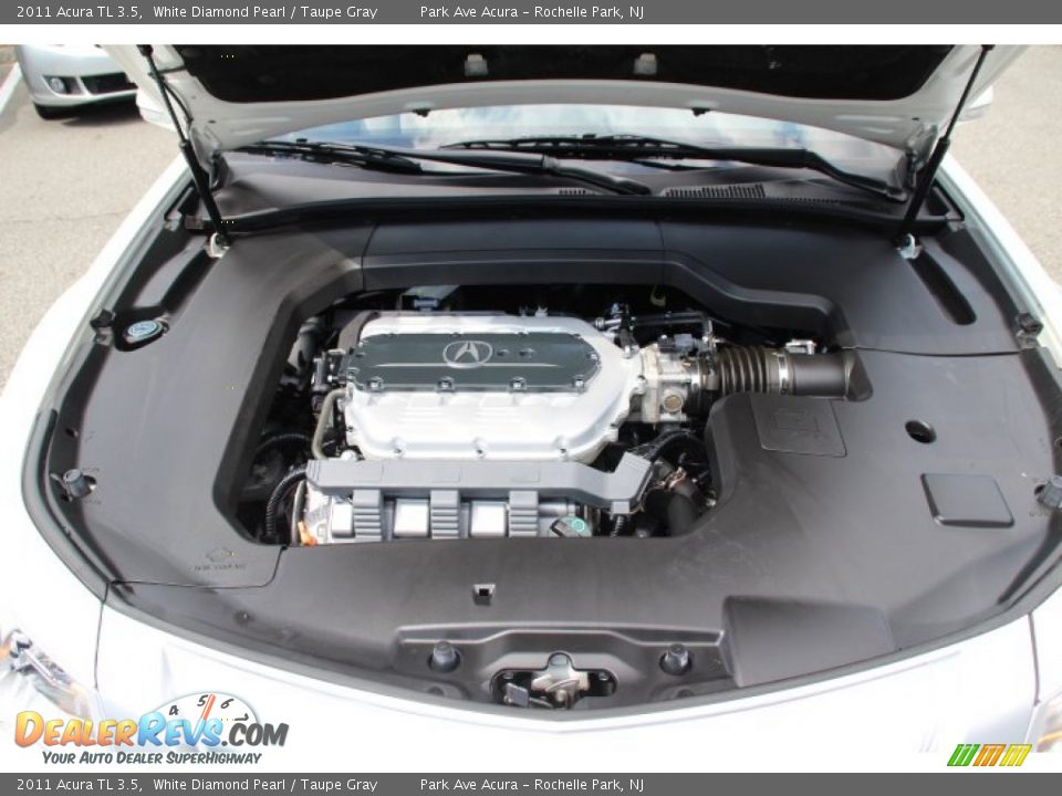2011 Acura TL 3.5 White Diamond Pearl / Taupe Gray Photo #29