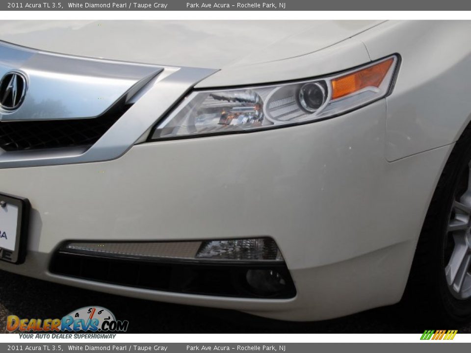 2011 Acura TL 3.5 White Diamond Pearl / Taupe Gray Photo #30