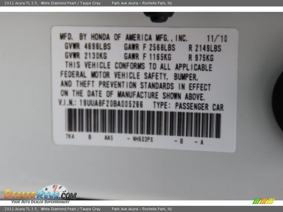 2011 Acura TL 3.5 White Diamond Pearl / Taupe Gray Photo #33
