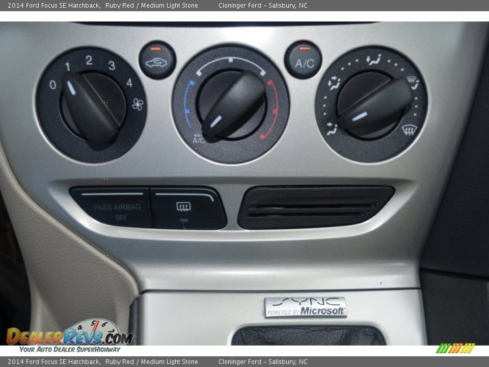 2014 Ford Focus SE Hatchback Ruby Red / Medium Light Stone Photo #12
