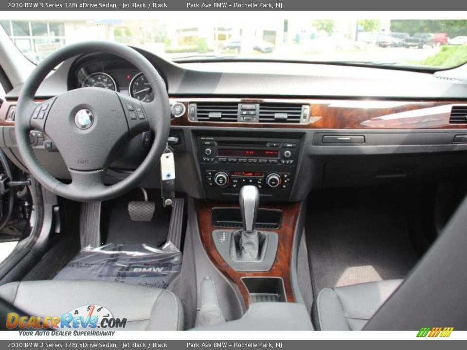 2010 BMW 3 Series 328i xDrive Sedan Jet Black / Black Photo #13