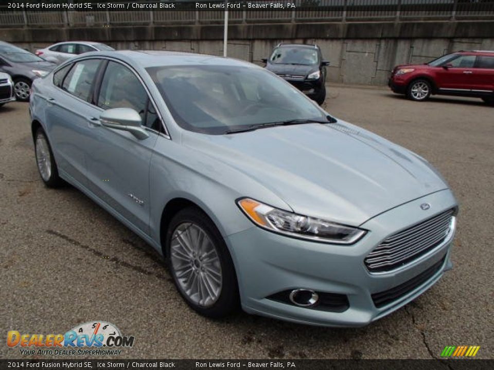 Front 3/4 View of 2014 Ford Fusion Hybrid SE Photo #2