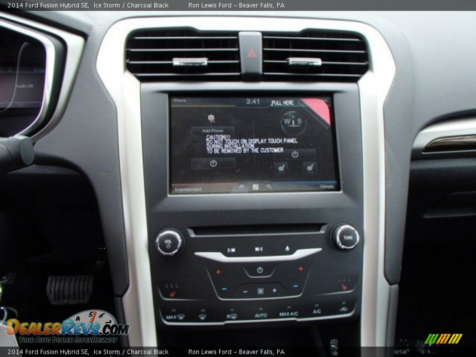 Controls of 2014 Ford Fusion Hybrid SE Photo #16