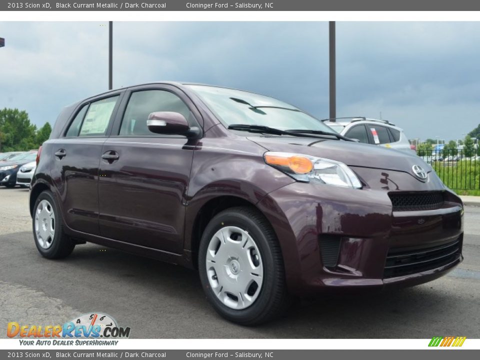 Front 3/4 View of 2013 Scion xD  Photo #3