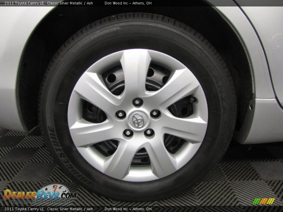 2011 Toyota Camry LE Classic Silver Metallic / Ash Photo #26