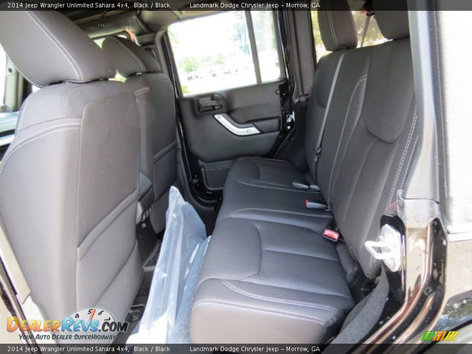 2014 Jeep Wrangler Unlimited Sahara 4x4 Black / Black Photo #8