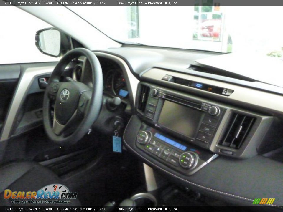 2013 Toyota RAV4 XLE AWD Classic Silver Metallic / Black Photo #8
